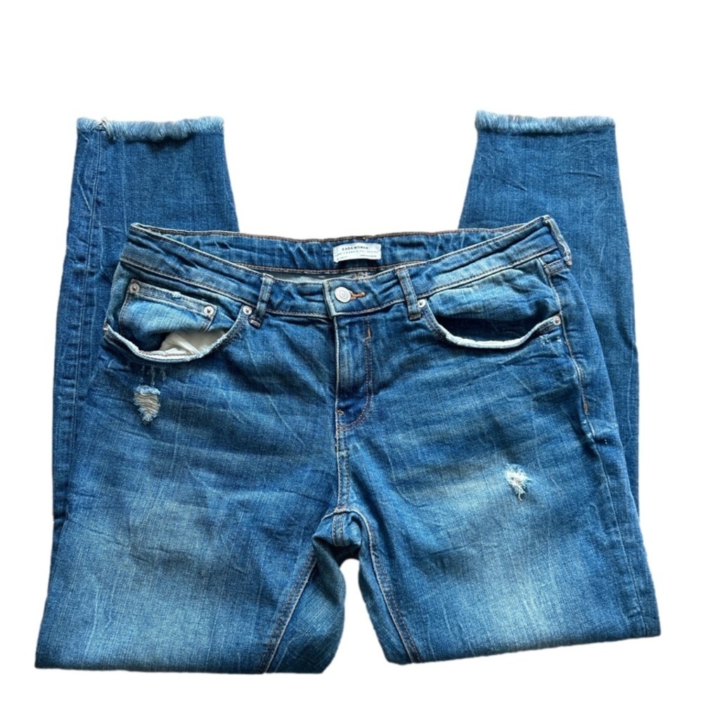 ZARA Skinny Leg Distressed Jean With Raw Hem in Blue Medium Wash - Size 8